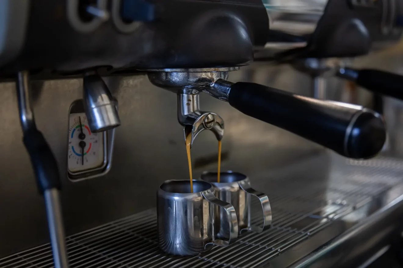 close-up-of-the-process-of-making-espresso-in-professional-coffee-machine